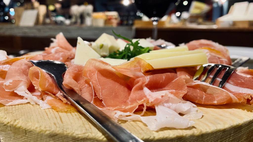 1-tagliere-prosciutto 1-tagliere-prosciutto
