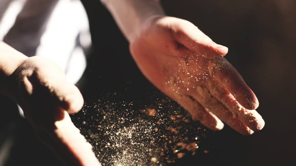 mani-farina mani-farina